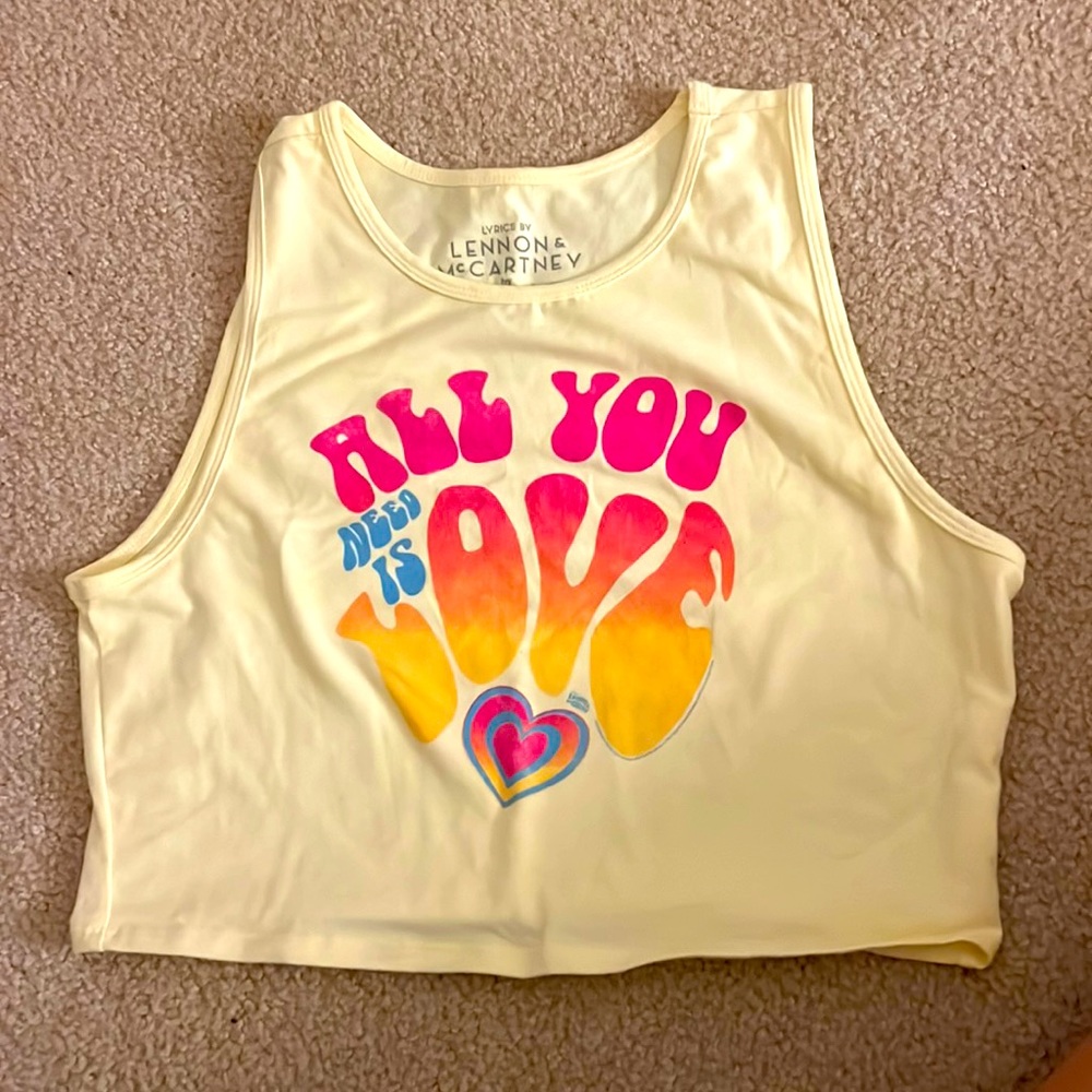 Super cute crop tank! Perfect for summer!